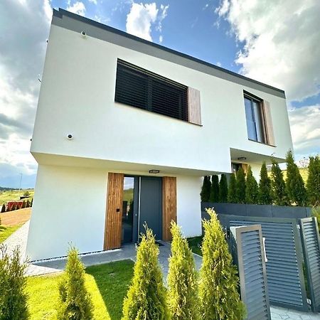 Luxury Apartments Maly Slavkov المظهر الخارجي الصورة