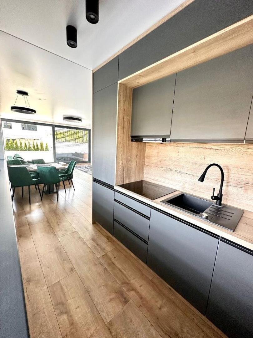 Luxury Apartments Maly Slavkov المظهر الخارجي الصورة