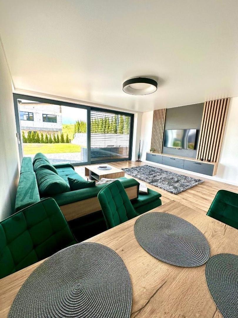 Luxury Apartments Maly Slavkov المظهر الخارجي الصورة