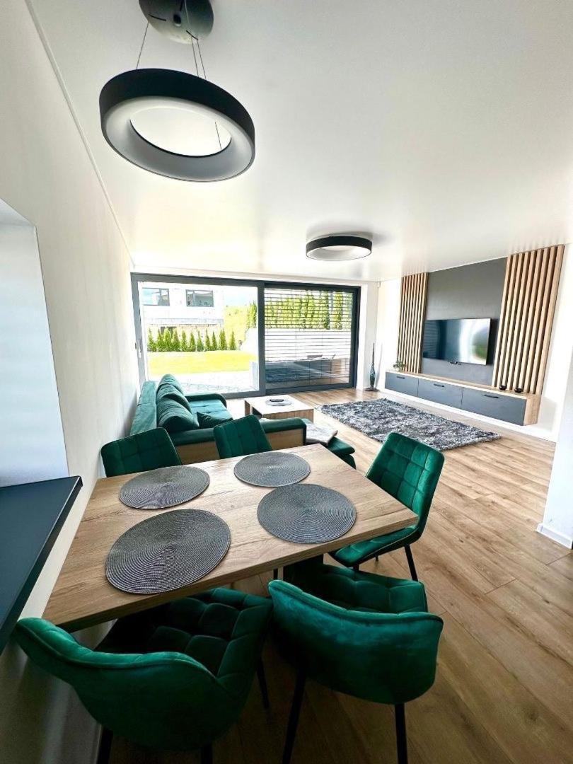 Luxury Apartments Maly Slavkov المظهر الخارجي الصورة