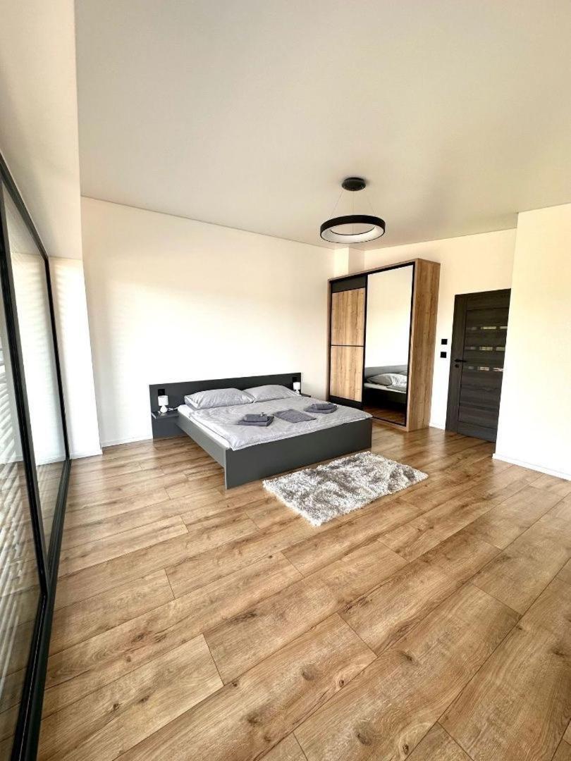 Luxury Apartments Maly Slavkov المظهر الخارجي الصورة