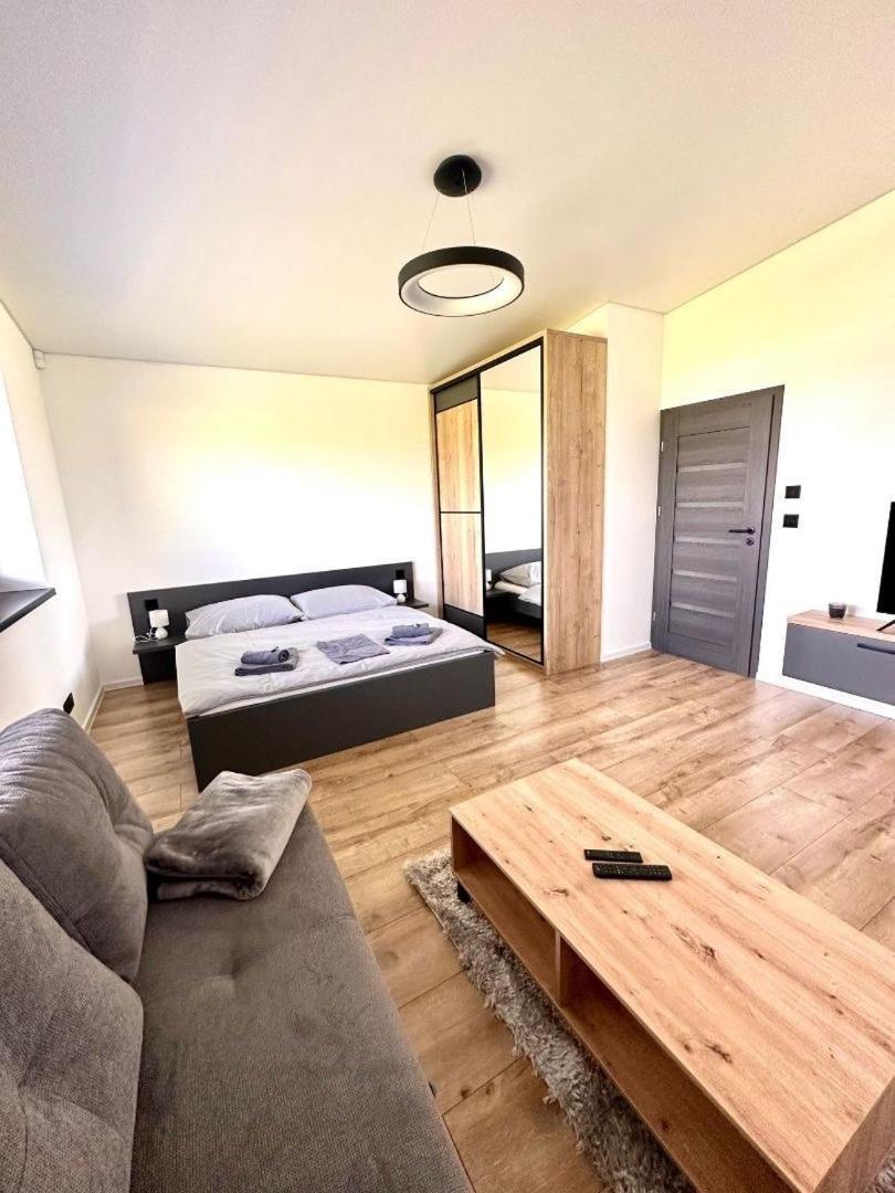 Luxury Apartments Maly Slavkov المظهر الخارجي الصورة
